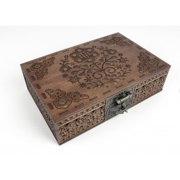 Folk. A box for embroiderers.